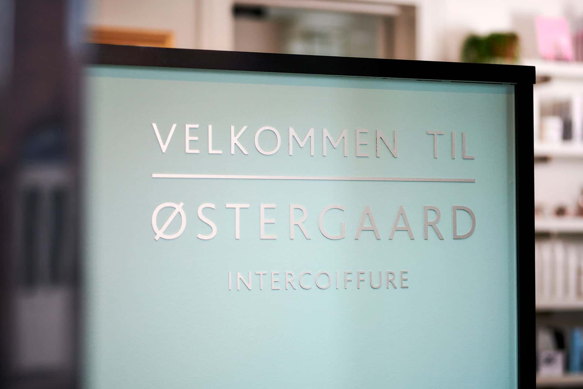 Skilt med logo